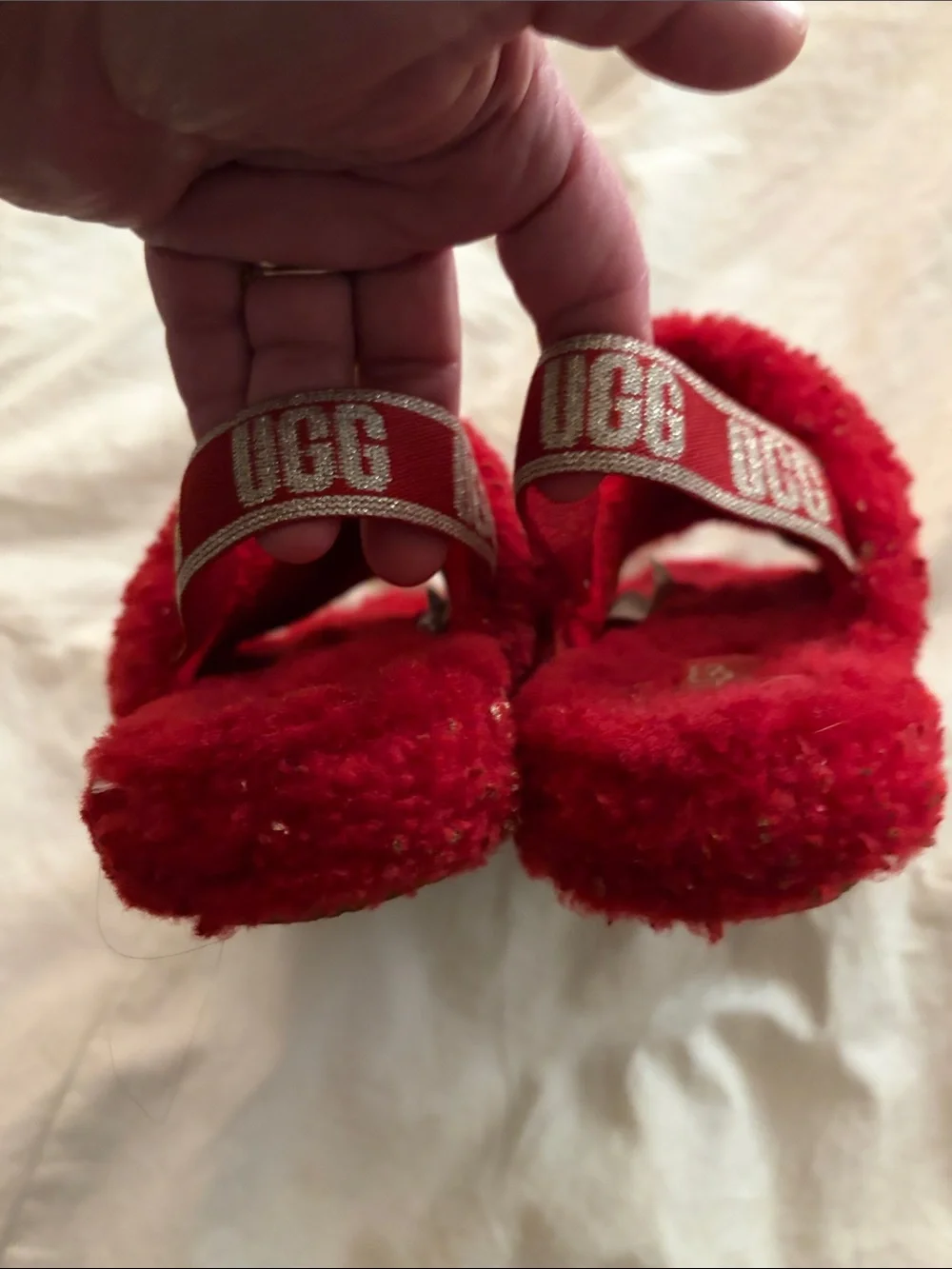 Little Girls UGG Fluff Yeah! Fluffy Slippers in Red Size 1